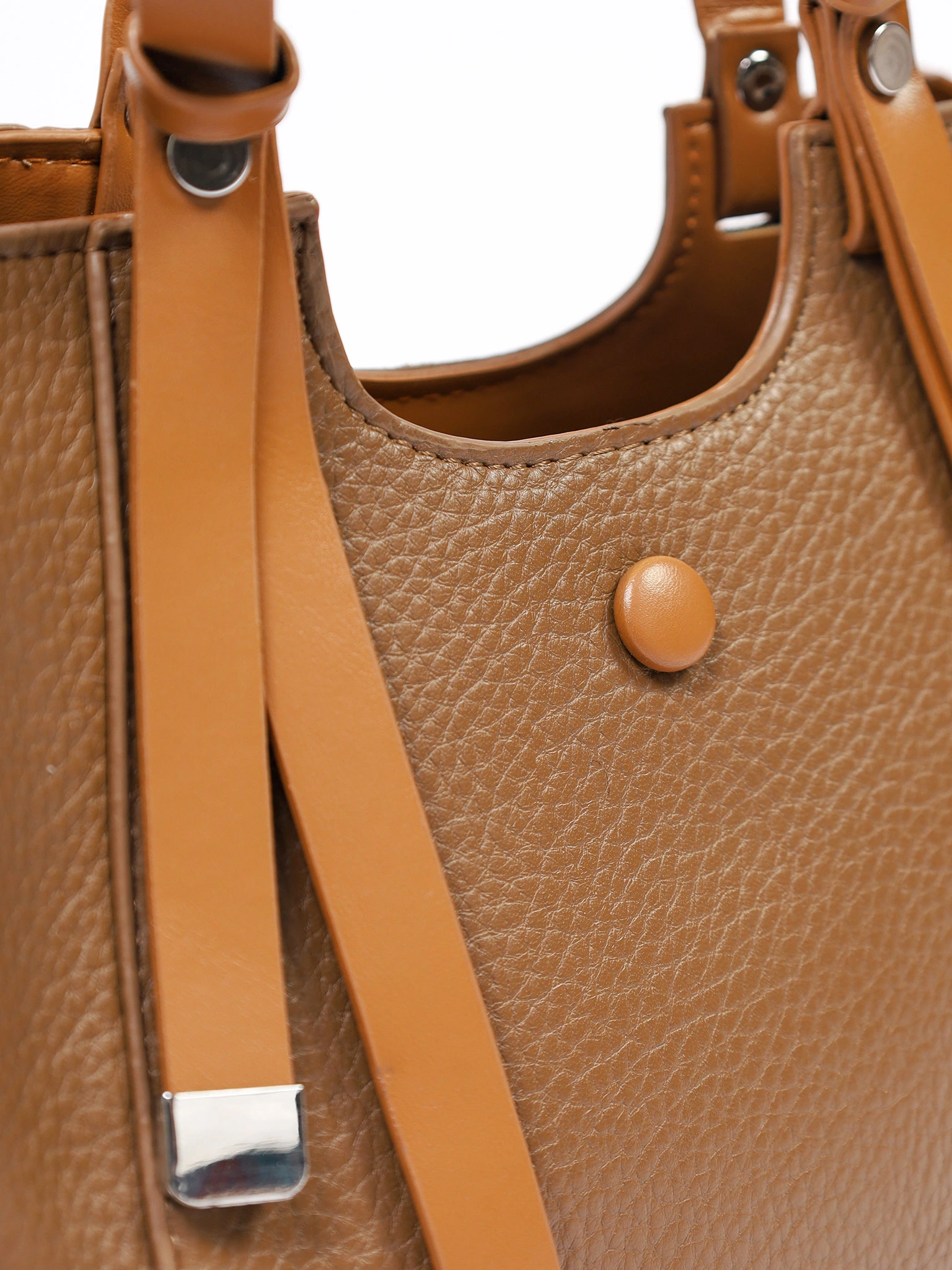 Сумка-тоут маленькая с декоративными ремешками в ассортименте